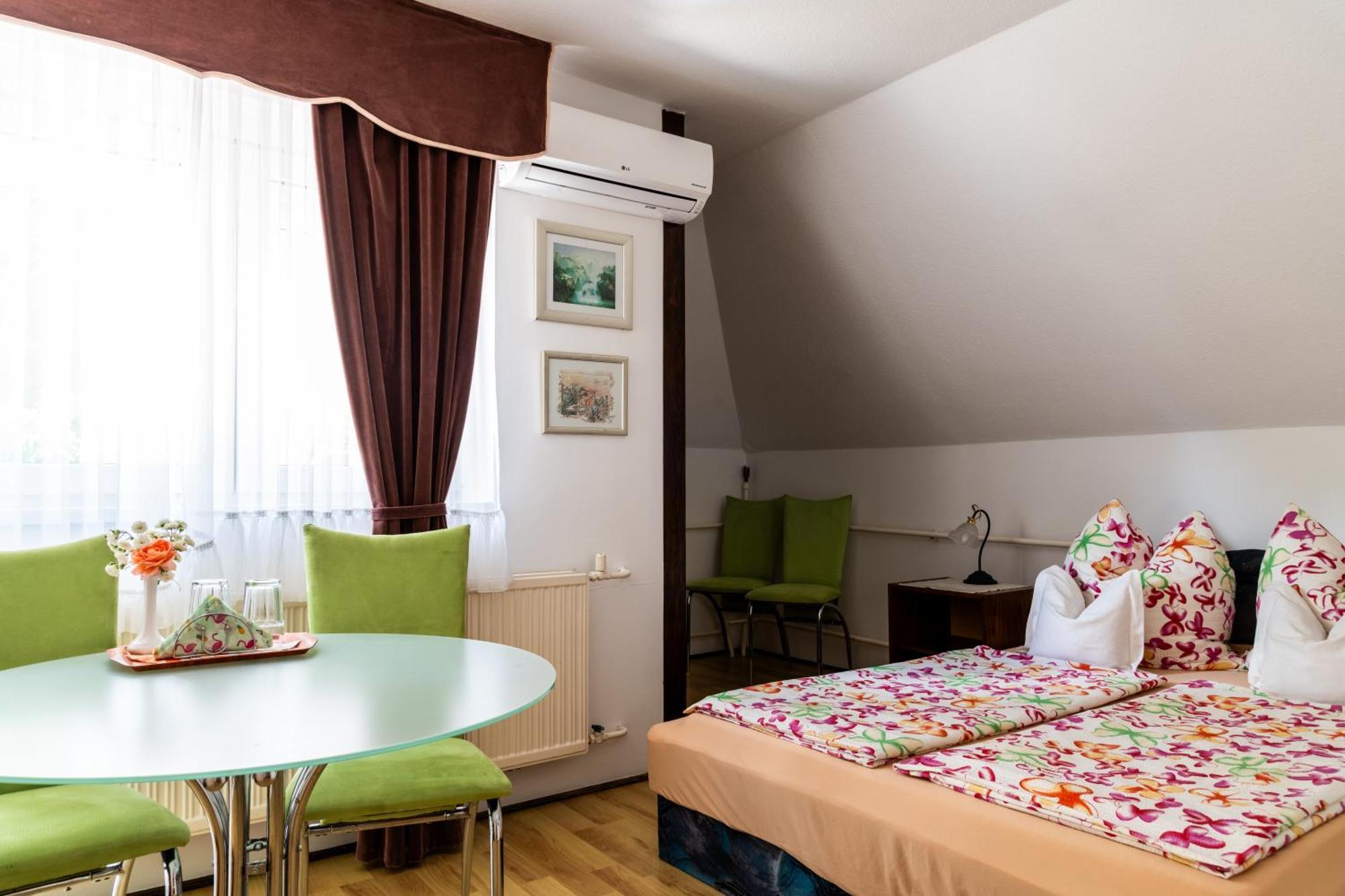 Magdalena Apartmanhaz เคสเท ภายนอก รูปภาพ